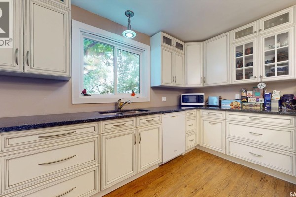 Laundry room - 130 Maple Avenue N, Eastend, SK S0N0T0 Photo 4