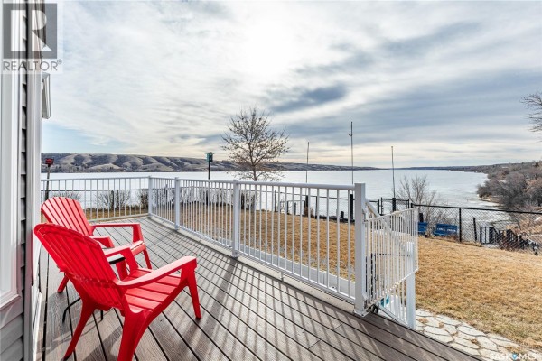 Dining nook - 130 Marine Drive, South Lake, SK S0G4C0 Photo 4