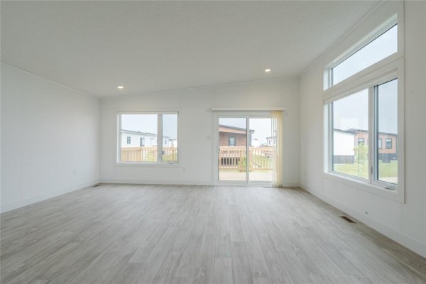 Primary Bedroom - 130 Prairie Oak Drive, Mitchell, MB R5G2X5 Photo 4