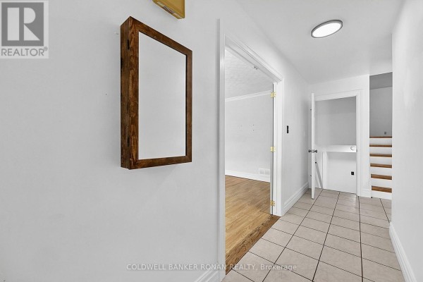Primary Bedroom - 130 Queen Street, New Tecumseth, ON L9R1K6 Photo 4