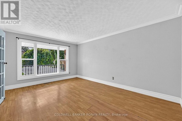 Bedroom 2 - 130 Queen Street, New Tecumseth, ON L9R1K6 Photo 5