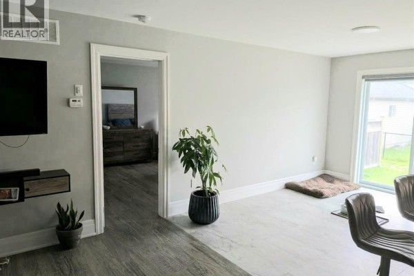4pc Ensuite bath - 130 Reed Street, Essex, ON N8M0B2 Photo 3
