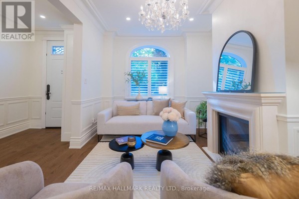 Primary Bedroom - 130 Simpson Avenue, Toronto, ON M4K1A3 Photo 5