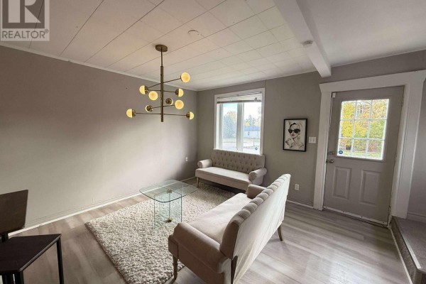 Bedroom 2 - 130 St. Paul Crescent, St  Catharines, ON L2S1M9 Photo 2