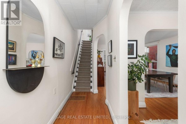 Kitchen - 130 West Lodge Avenue, Toronto, ON M6K2T5 Photo 3