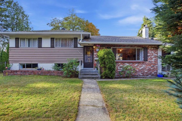 13002 Old Yale Road, Surrey, BC V3T3C2 Photo 2