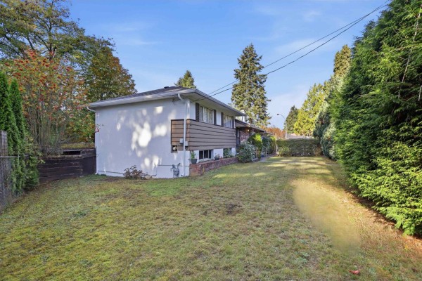 13002 Old Yale Road, Surrey, BC V3T3C2 Photo 4