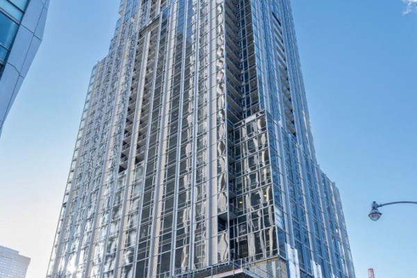 1301 - 11 Yorkville Avenue, Toronto