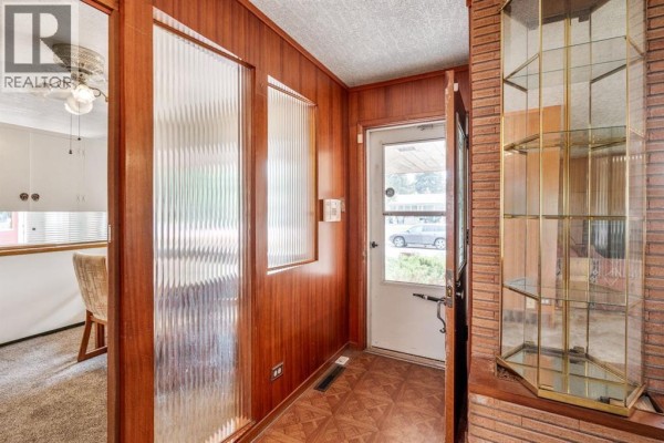 3pc Bathroom - 1301 15 Avenue S, Lethbridge, AB T1K0W4 Photo 5