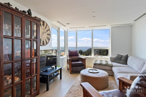 1301 15165 Thrift Avenue, White Rock, BC V4B3Z4 Photo 3