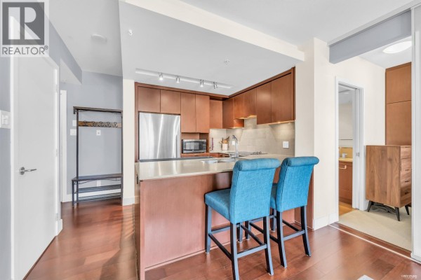 1301 158 W 13th Street, North Vancouver, BC V7M0A7 Photo 5