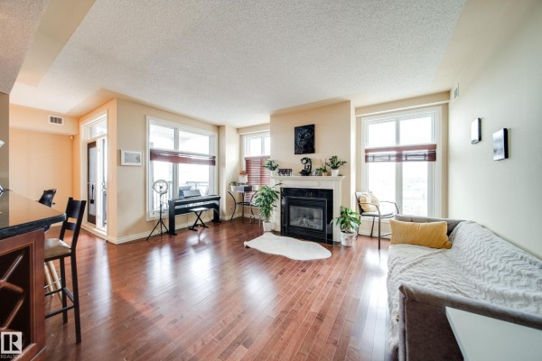 Dining room - #1301 9020 Jasper Av Nw, Edmonton, AB T5H3S8 Photo 2
