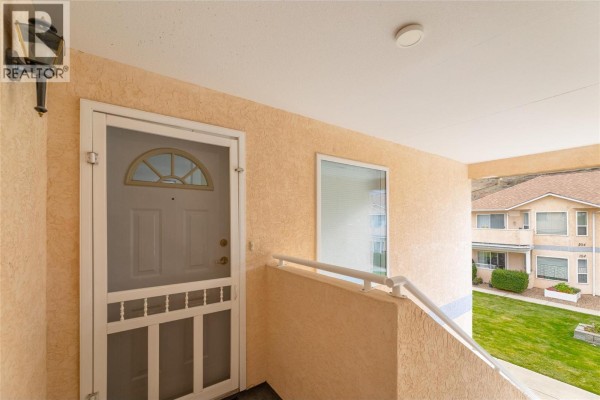 Kitchen - 13014 Armstrong Avenue Unit# 208, Summerland, BC V0H1Z5 Photo 4