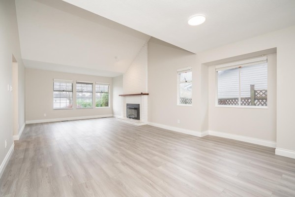13015 Summerhill Crescent, Surrey, BC V4A7T4 Photo 4