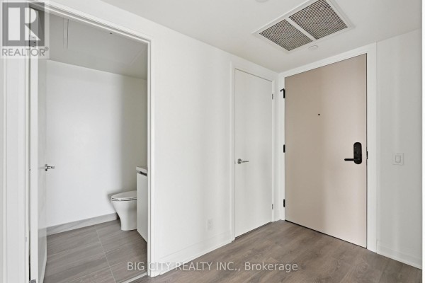 Bedroom 2 - 1302 - 25 Frederick Todd Way, Toronto, ON M4G0C9 Photo 5