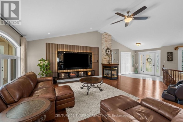 Living room - 1302 Bankfield Road, Ottawa, ON K4M1A2 Photo 4