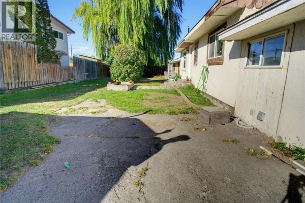4pc Bathroom - 1302 Cornwall Street, Kamloops, BC V2B2T4 Photo 2