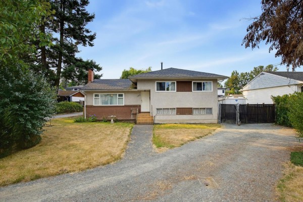 13022 101 Avenue, Surrey, BC V3T1L1 Photo 2