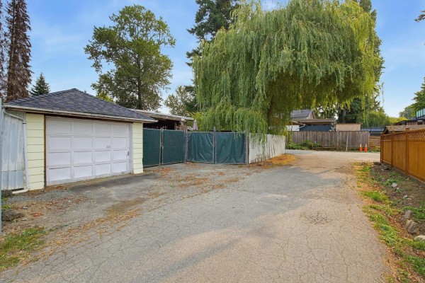 13022 101 Avenue, Surrey, BC V3T1L1 Photo 4