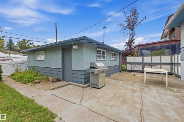 Den - 13024 Sherbrooke Av Nw, Edmonton, AB T5L4E8 Photo 4