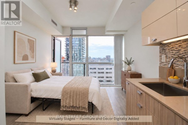 1303 - 290 Adelaide Street W, Toronto, ON M5V0P3 Photo 5
