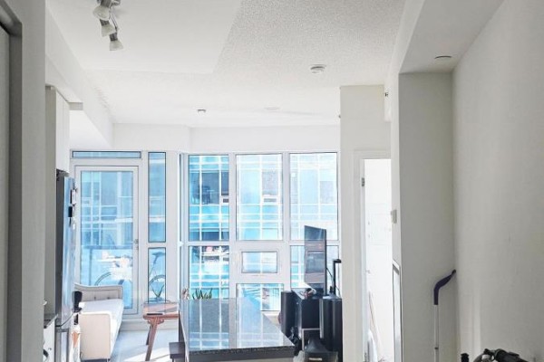 Kitchen - 1303 - 51 East Liberty Street, Toronto, ON M6K3P8 Photo 3