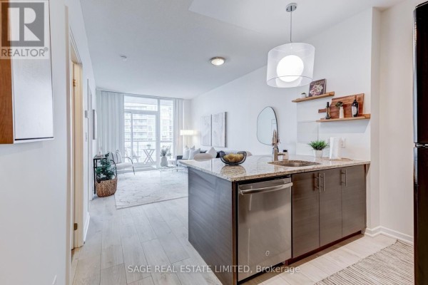 Kitchen - 1303 - 70 Forest Manor Road, Toronto, ON M2J0A9 Photo 4