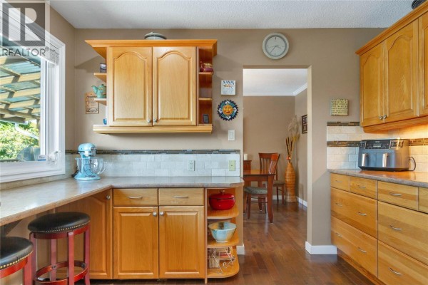 Den - 1303 41 Avenue, Vernon, BC V1T8A6 Photo 2