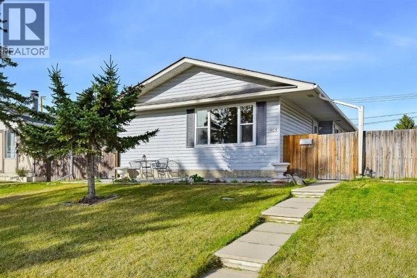 Residential for sale at 1303 Penedo Crescent Se, Calgary, AB - MLS® gGz8uL