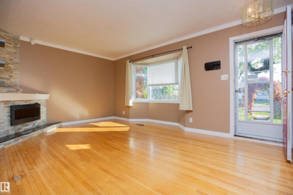 Kitchen - 13032 120 St Nw Nw, Edmonton, AB T5E5N9 Photo 3