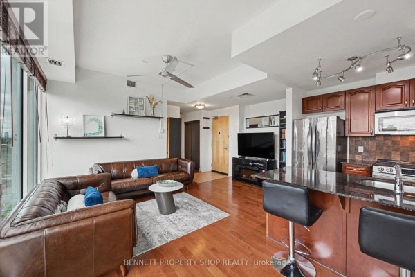 Living room - 1304 - 250 Lett Street, Ottawa, ON K1R0A8 Photo 4