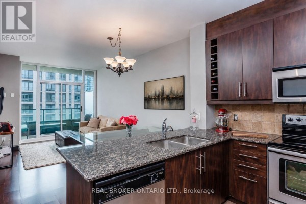 Primary Bedroom - 1304 - 88 Broadway Avenue, Toronto, ON M4P0A5 Photo 4