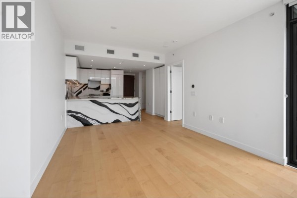 1304 135 E 13th Street, North Vancouver, BC V7L0J8 Photo 5