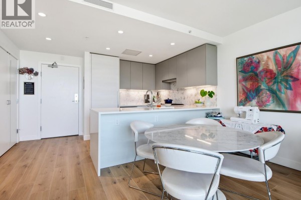 1304 8188 Fraser Street, Vancouver, BC V5X0J8 Photo 4