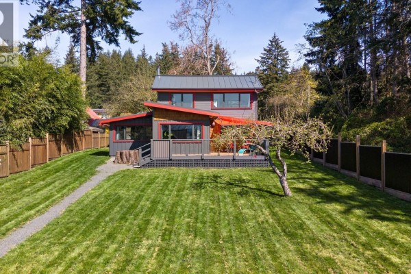 1304 Midden Rd, Comox, BC, photo 2