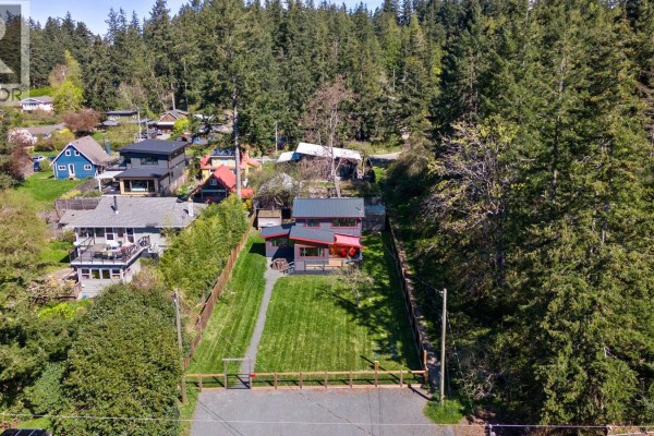 1304 Midden Rd, Comox, BC, photo 3