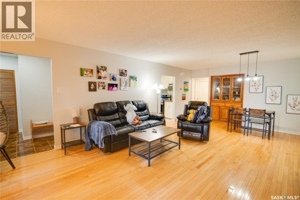 Laundry room - 1304 Queen Crescent, Moose Jaw, SK S6H3G4 Photo 5