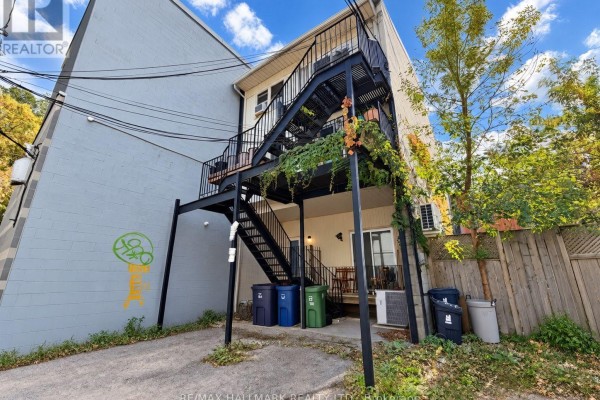 1304 Queen Street E, Toronto, ON M4L1C4 Photo 4