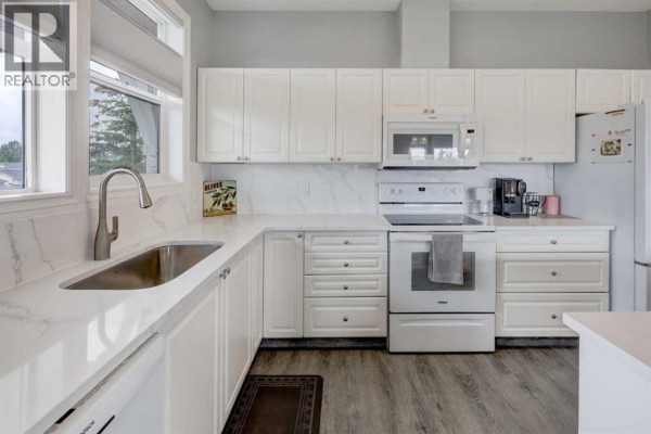 Foyer - 1305, 1010 Arbour Lake Road Nw, Calgary, AB T3G4Y8 Photo 4