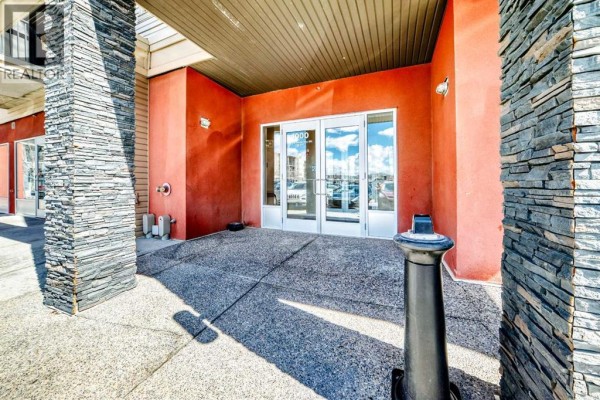 1305, 403 Mackenzie Way Sw, Airdrie, AB, photo 3