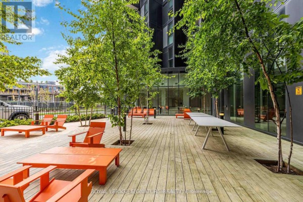 1305 - 30 Tretti Way, Toronto, ON M3H0E3 Photo 2