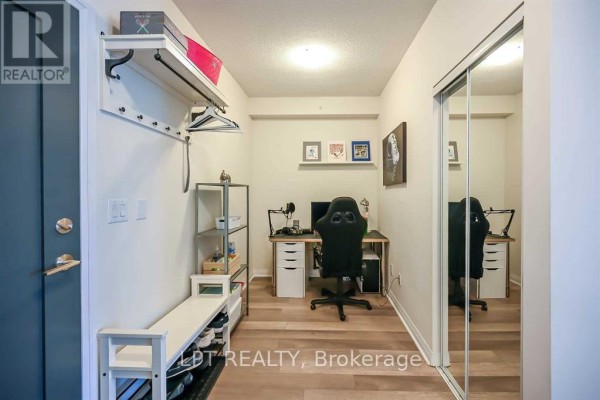 Kitchen - 1305 - 5025 Four Springs Avenue, Mississauga, ON L5R0G5 Photo 4
