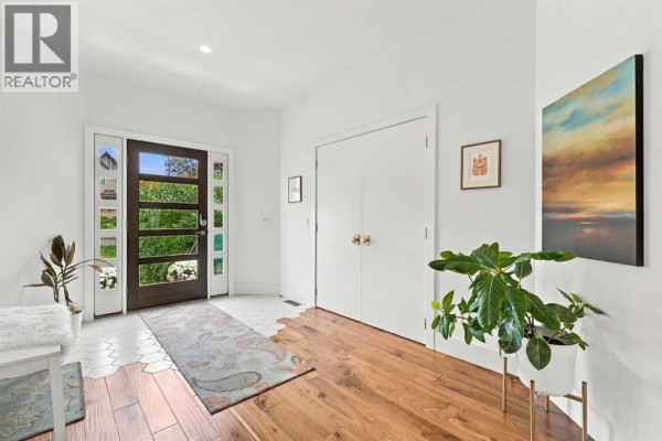Family room - 1305 15 Street Nw, Calgary, AB T2N2B7 Photo 2