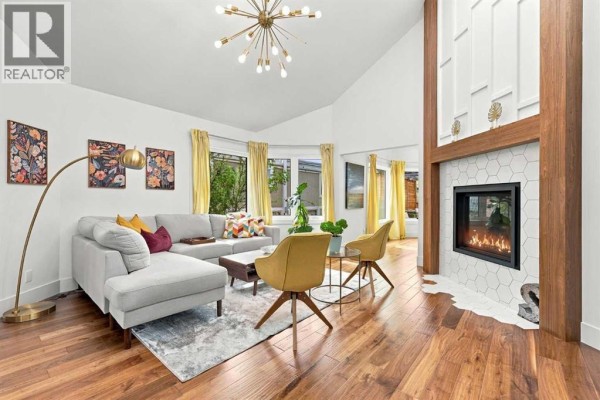 Living room - 1305 15 Street Nw, Calgary, AB T2N2B7 Photo 4