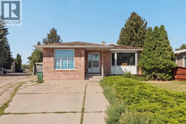 1305 18 Avenue S, Lethbridge, AB, photo 2