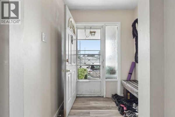 1305 18 Avenue S, Lethbridge, AB, photo 3