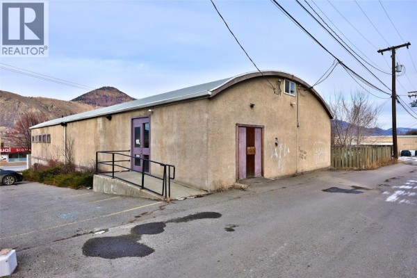 1305 Battle Street, Kamloops, BC, photo 2