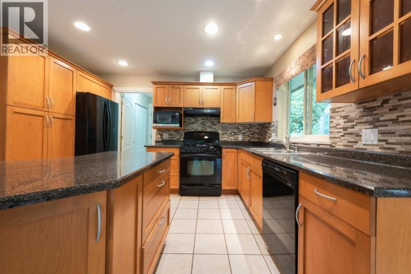 1305 Gower Point Road, Gibsons, BC V0N1V3 Photo 4