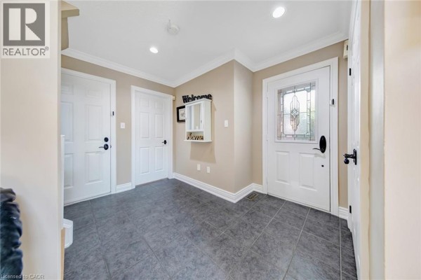 4pc Bathroom - 1305 Walker's Line, Burlington, ON L7M4N7 Photo 5