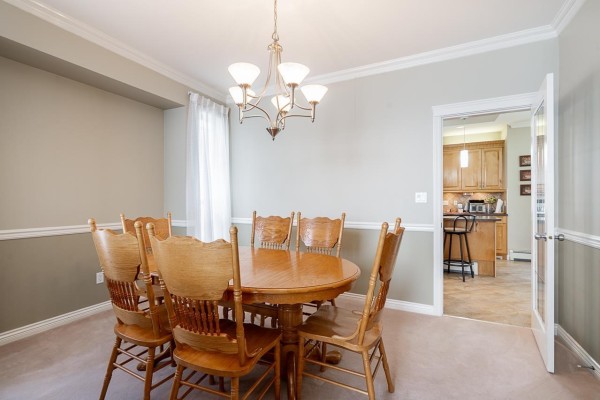 13053 96a Avenue, Surrey, BC V3T5N3 Photo 5